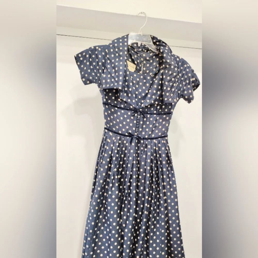 50s SILK POLKA DOT DESIGNER DRESS - Picture 2 of 11
